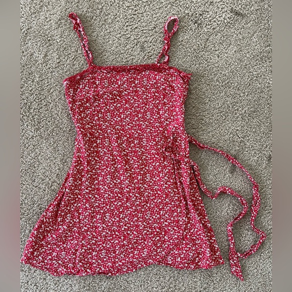 Altar'd State Dresses & Skirts - Altar’d State Red White and Blue Flower Dress